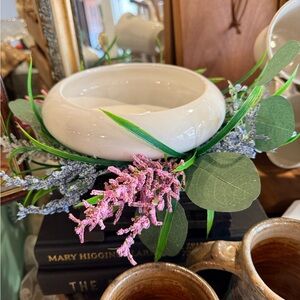 Elegant vintage Cream Ceramic planter with Floral Accents